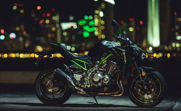 Kawasaki Z900 Price In India: Engine, Design, Features